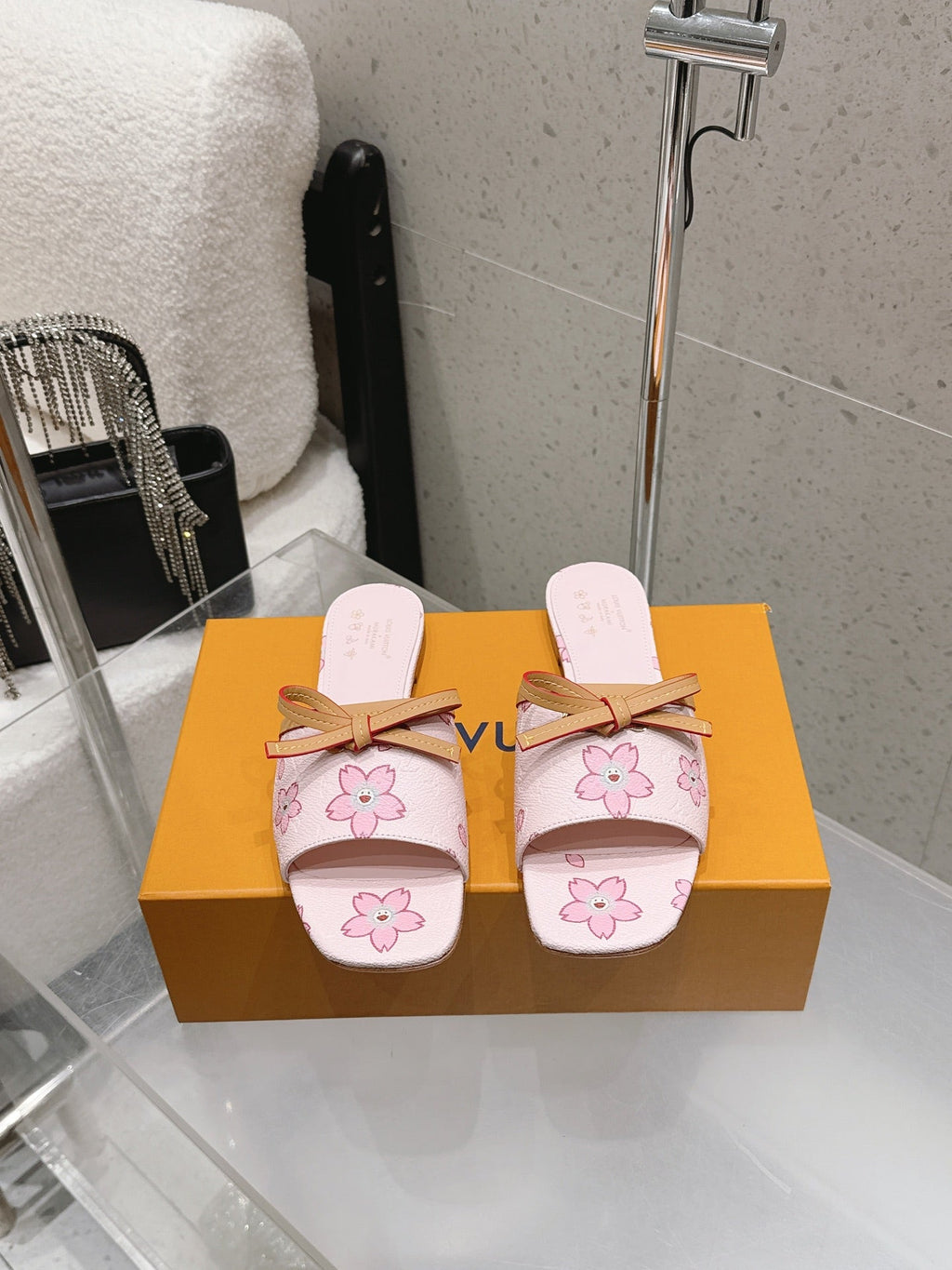 LV 26S FLAT SLIDES IN LIGHT PINK CANVAS WITH PINK BLOSSOM PRINT