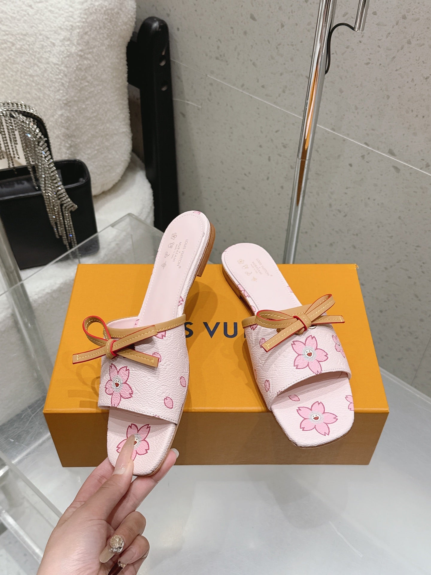 LV 26S FLAT SLIDES IN LIGHT PINK CANVAS WITH PINK BLOSSOM PRINT