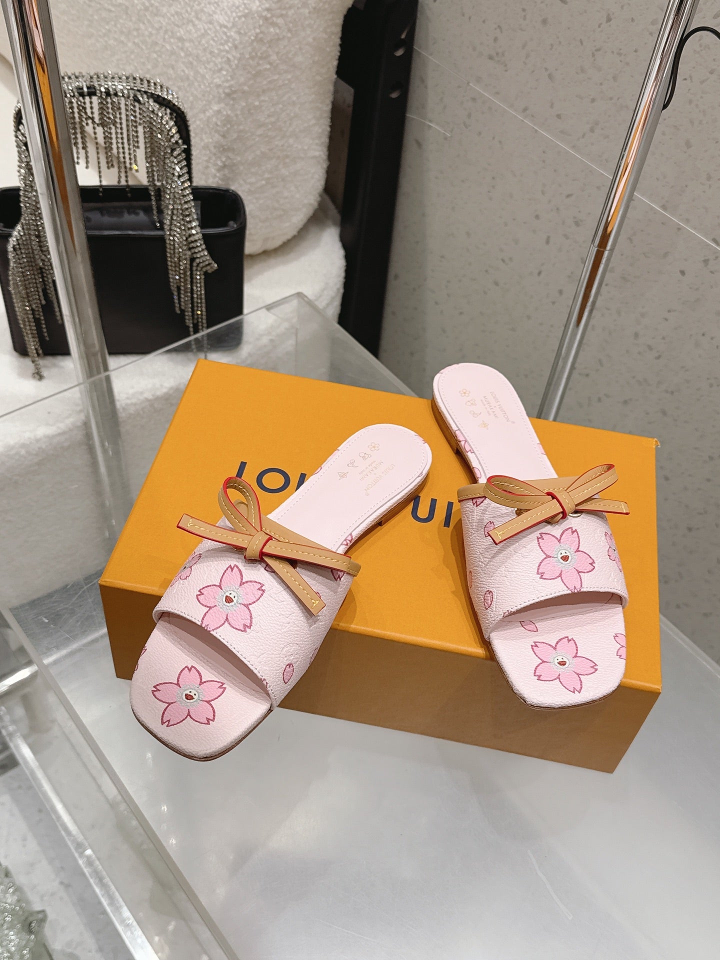 LV 26S FLAT SLIDES IN LIGHT PINK CANVAS WITH PINK BLOSSOM PRINT