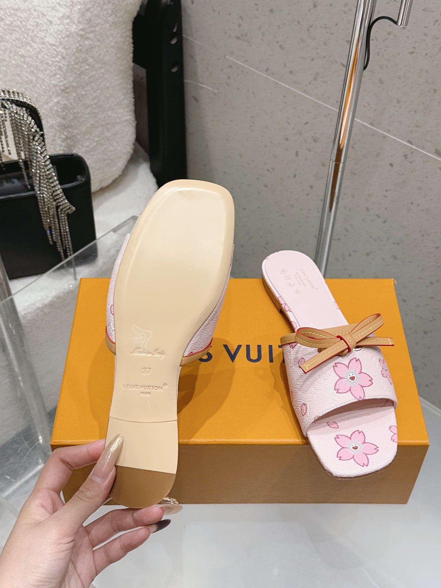 LV 26S FLAT SLIDES IN LIGHT PINK CANVAS WITH PINK BLOSSOM PRINT