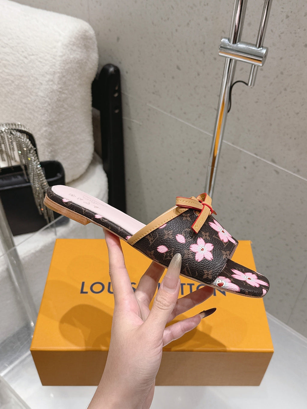 LV 26S FLAT SLIDES IN BROWN CANVAS WITH PINK BLOSSOM PRINT
