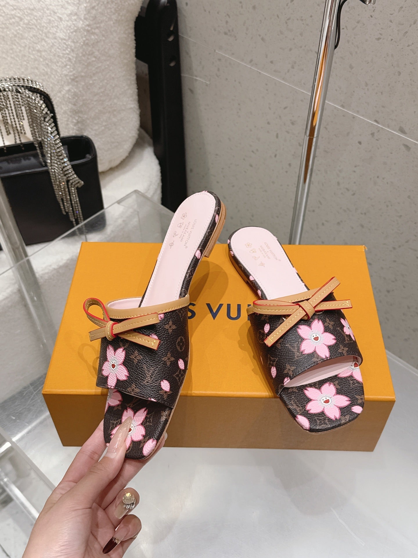 LV 26S FLAT SLIDES IN BROWN CANVAS WITH PINK BLOSSOM PRINT