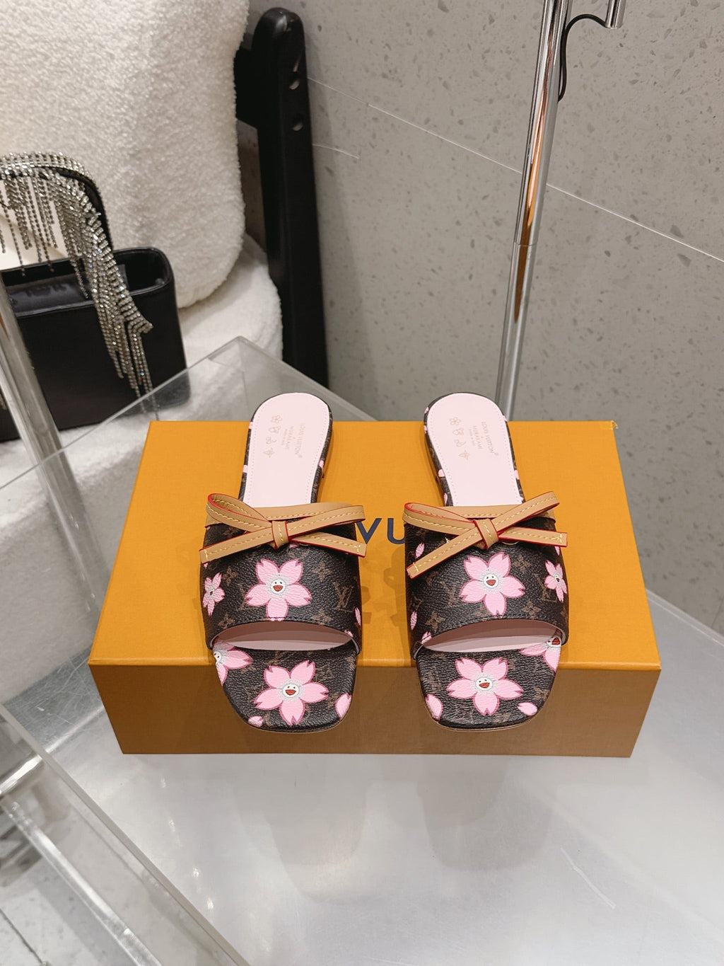 LV 26S FLAT SLIDES IN BROWN CANVAS WITH PINK BLOSSOM PRINT