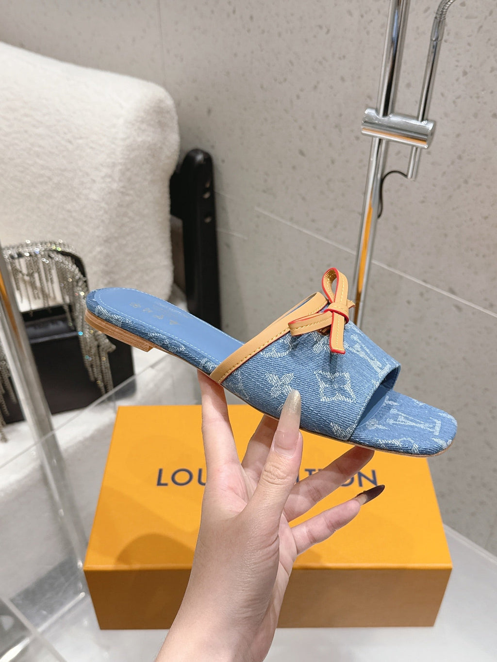 LV 26S FLAT MULE SANDALS IN LIGHT BLUE MONOGRAM DENIM WITH CALFSKIN BOW