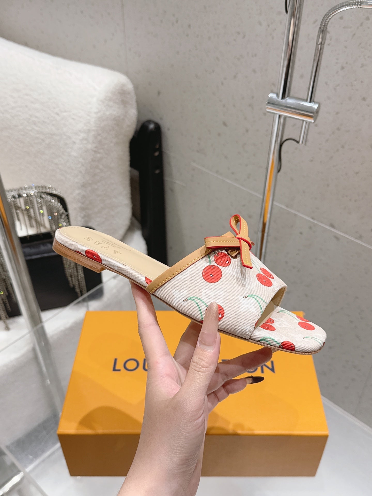 LV 26S FLAT MULE SANDALS IN BEIGE MONOGRAM DENIM WITH CHERRY PRINT