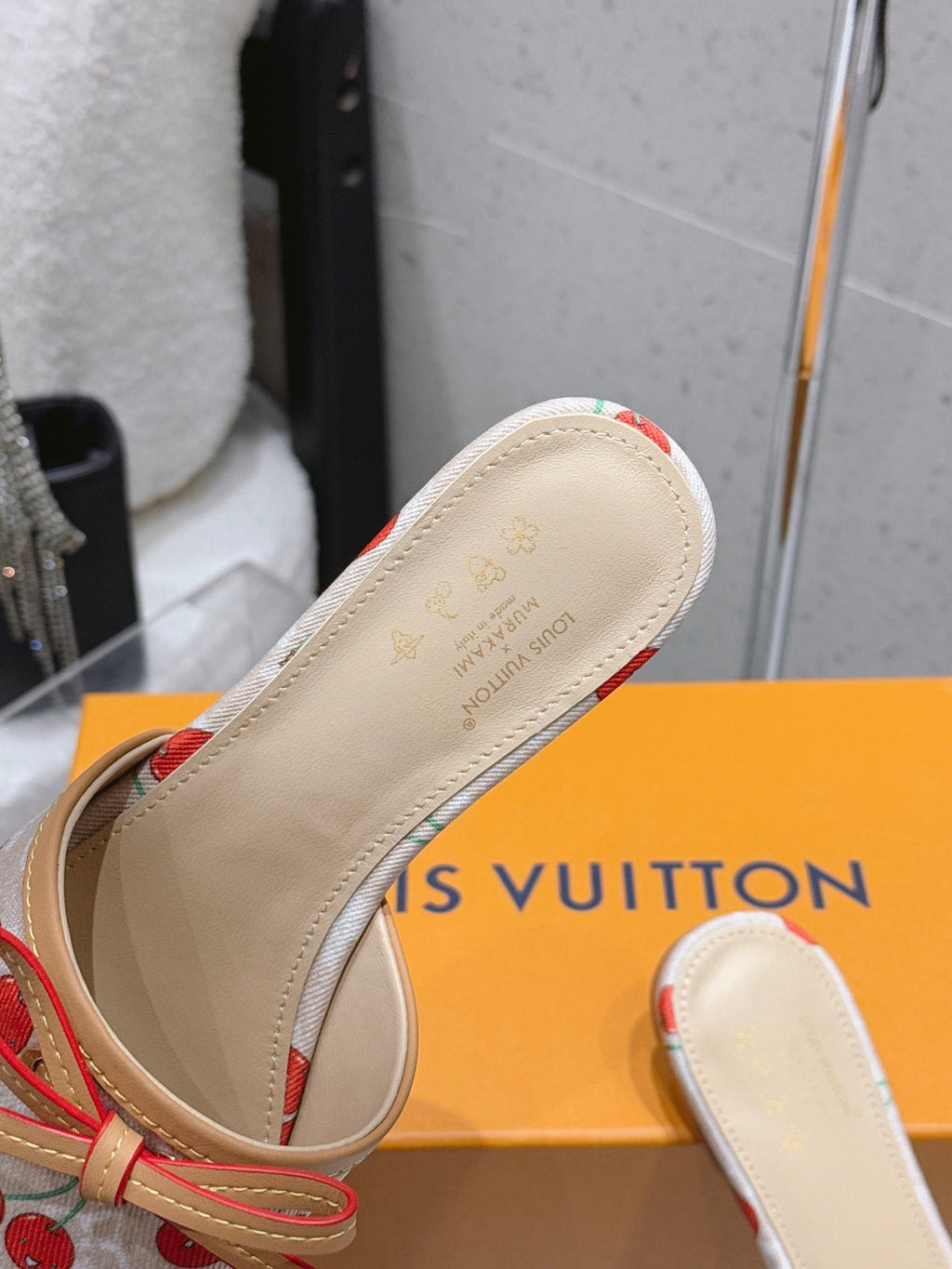 LV 26S FLAT MULE SANDALS IN BEIGE MONOGRAM DENIM WITH CHERRY PRINT