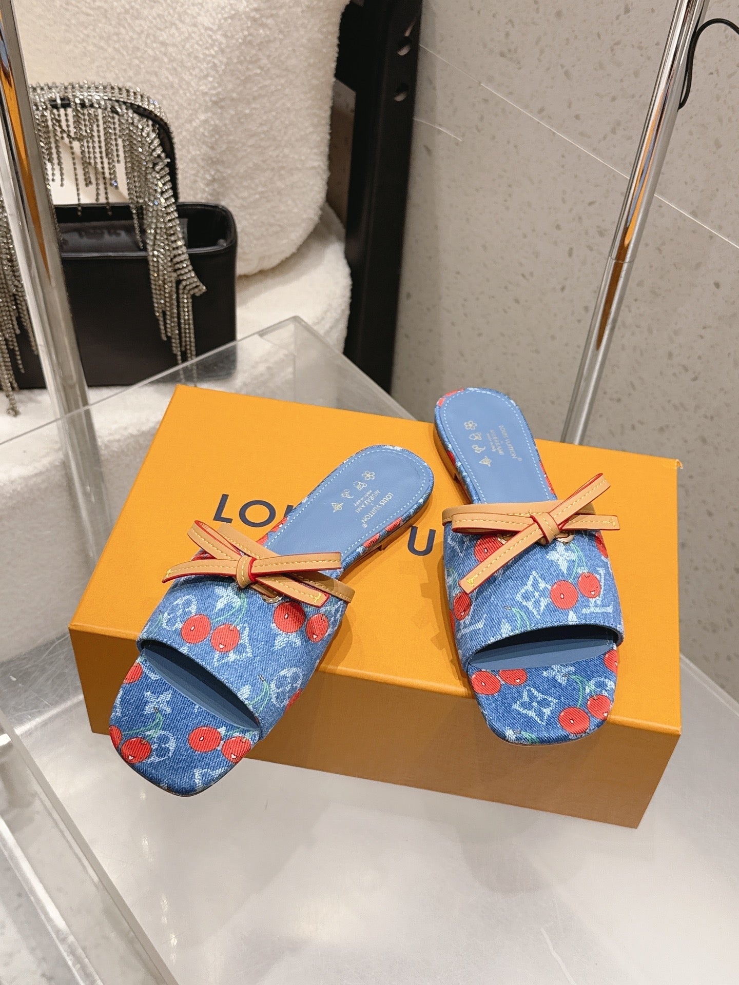 LV 26S FLAT MULE SANDALS IN BLUE MONOGRAM DENIM WITH CHERRY PRINT