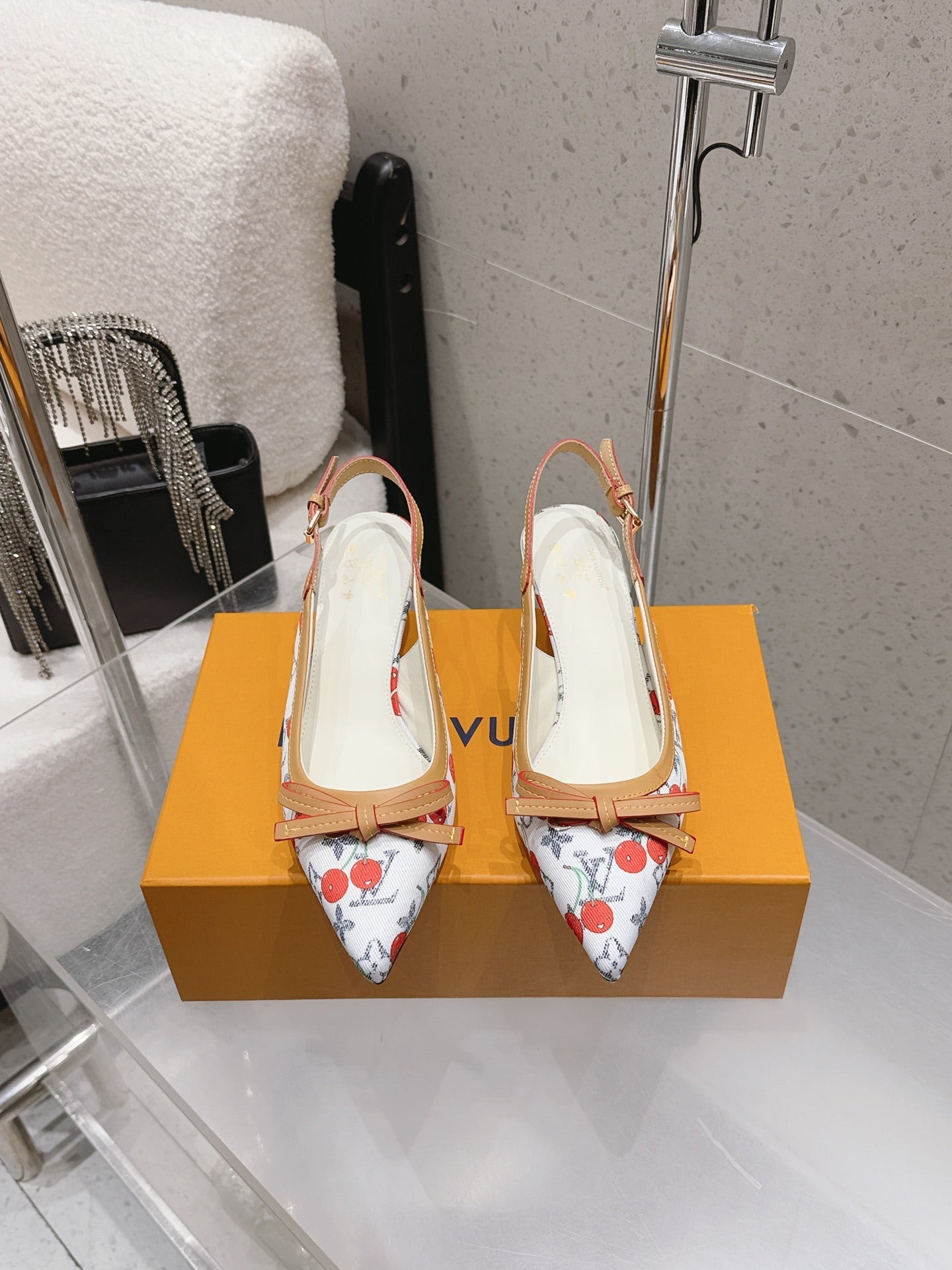 LV 26S SLINGBACK PUMPS IN WHITE MONOGRAM CANVAS WITH CHERRY PRINT AND CALFSKIN BOW