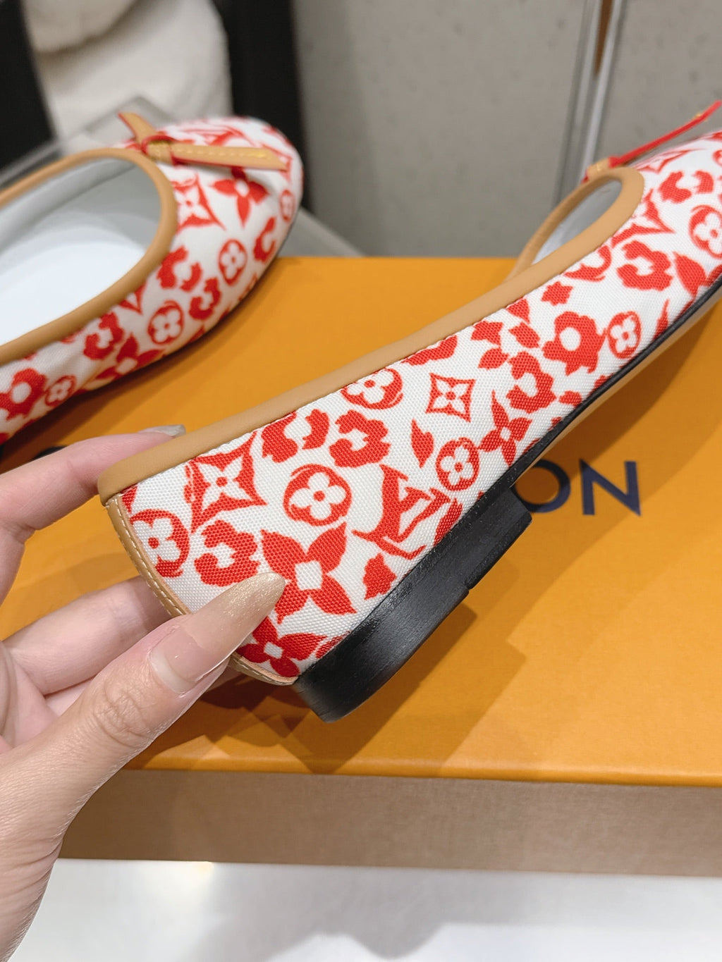 LV 26S BALLET FLATS IN WHITE RED MONOGRAM CANVAS WITH BEIGE CALFSKIN BOW
