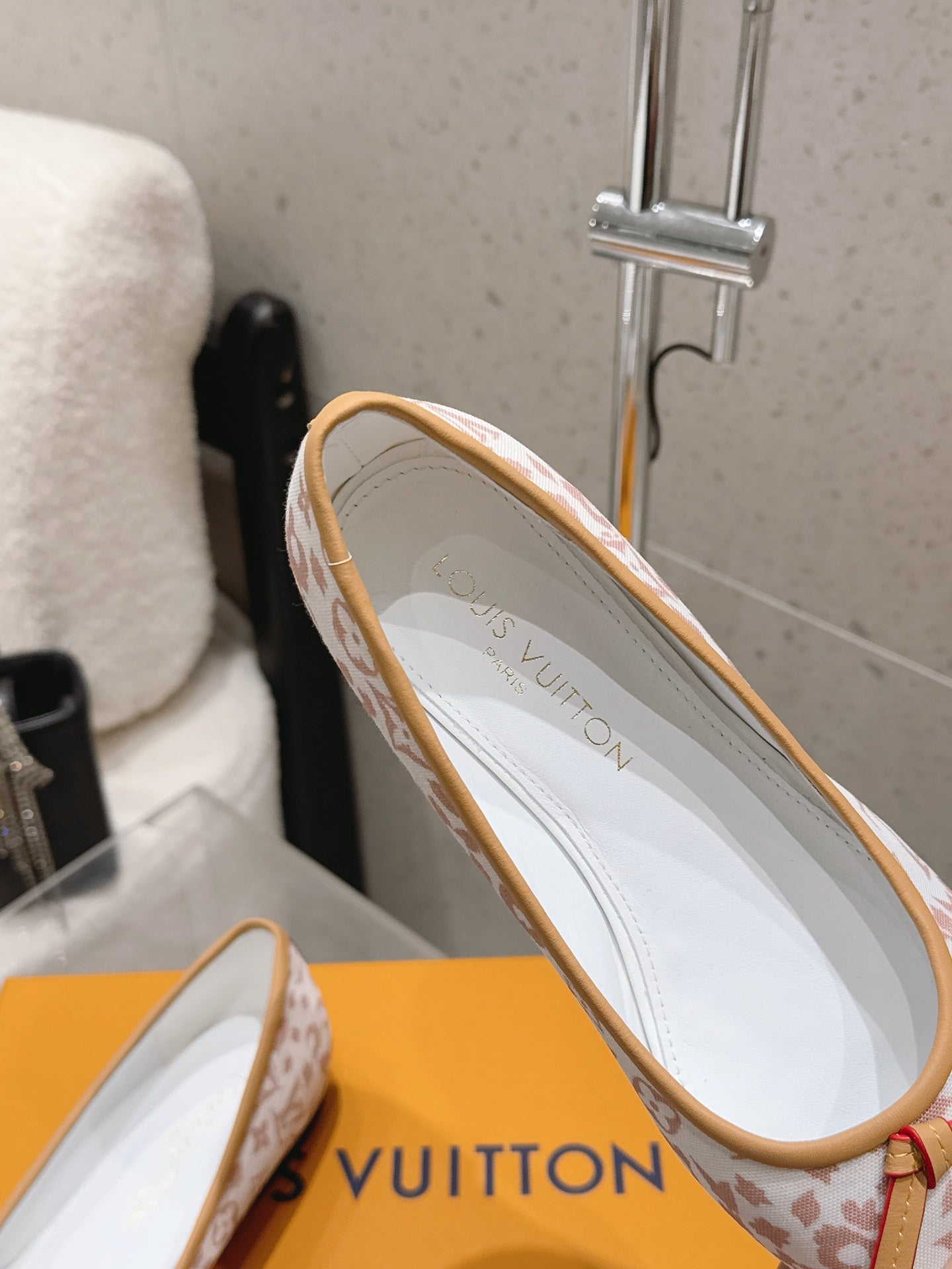 LV 26S BALLET FLATS IN WHITE PINK MONOGRAM CANVAS WITH BEIGE CALFSKIN BOW