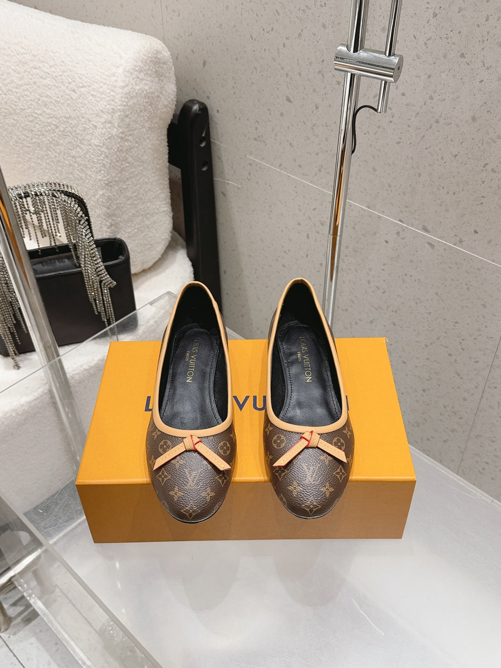 LV 26S BALLET FLATS IN DARK BROWN MONOGRAM CANVAS WITH BEIGE CALFSKIN BOW