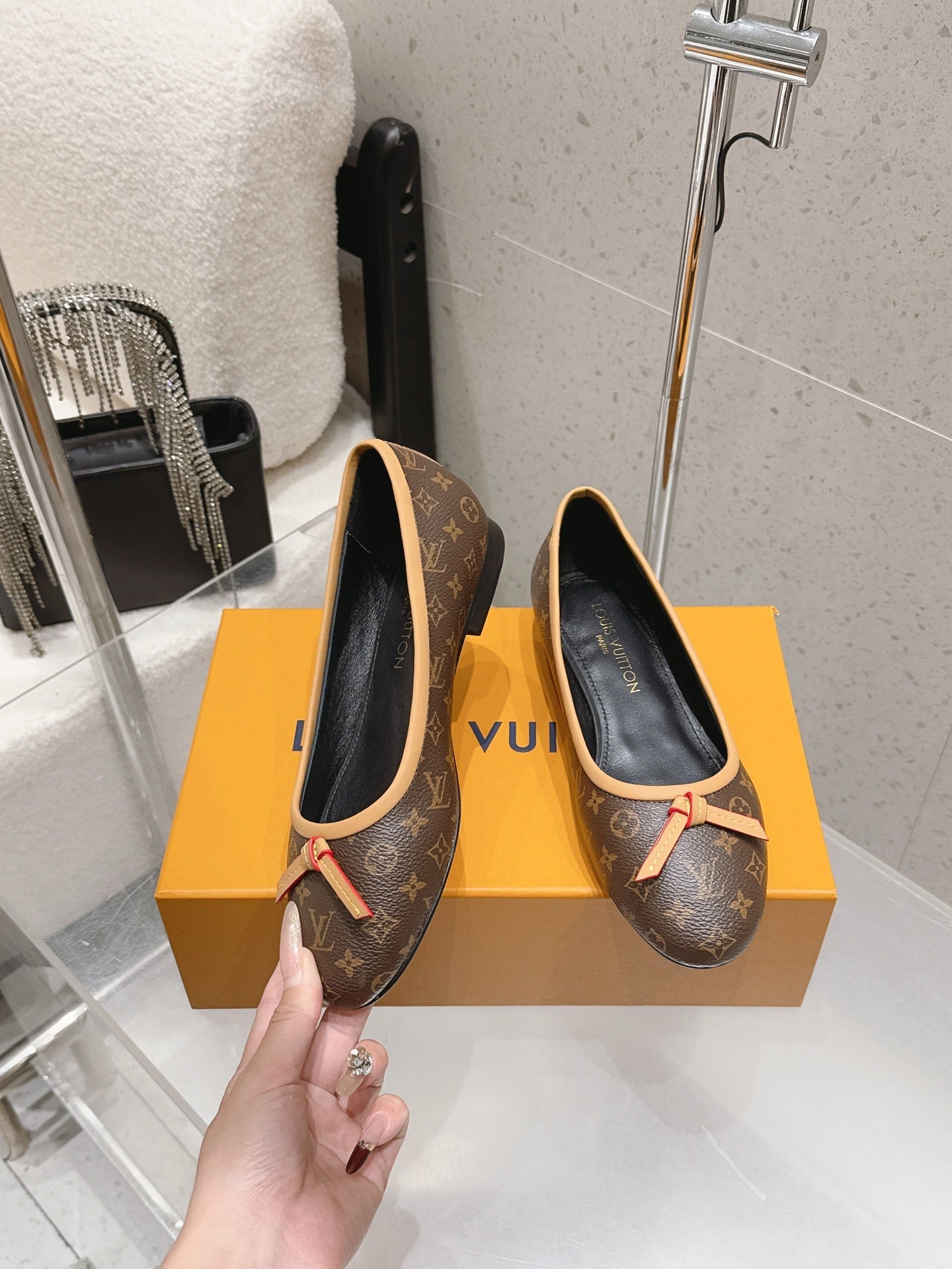 LV 26S BALLET FLATS IN DARK BROWN MONOGRAM CANVAS WITH BEIGE CALFSKIN BOW