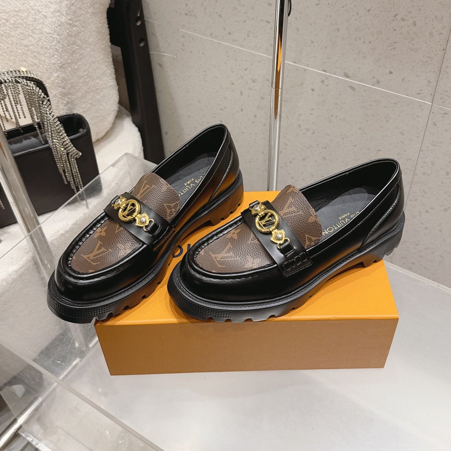 LV 26S PLATFORM LOAFERS IN BLACK CALFSKIN AND BROWN MONOGRAM CANVAS GOLD HARDWARE