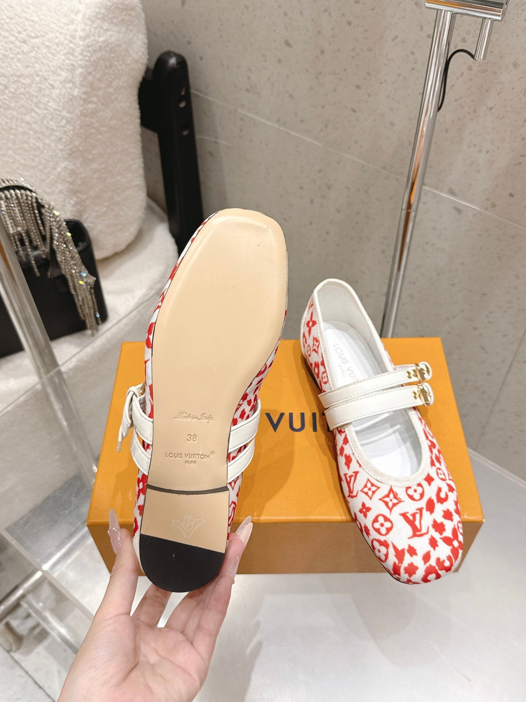 LV 26S MARY JANE FLATS IN WHITE AND RED MONOGRAM CANVAS WITH DOUBLE STRAP
