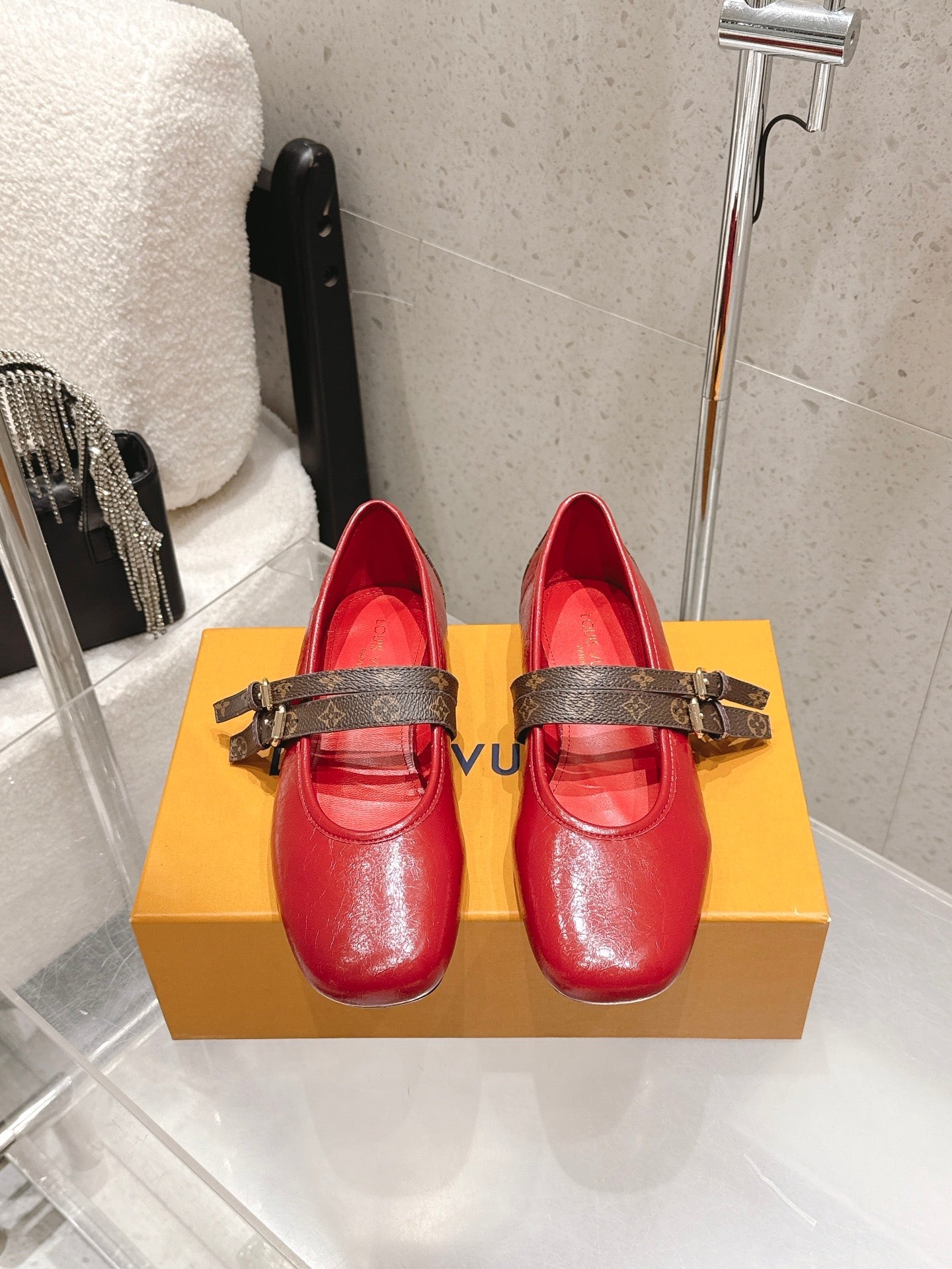 LV 26S MARY JANE FLATS IN DARK RED CALFSKIN WITH BROWN MONOGRAM STRAP