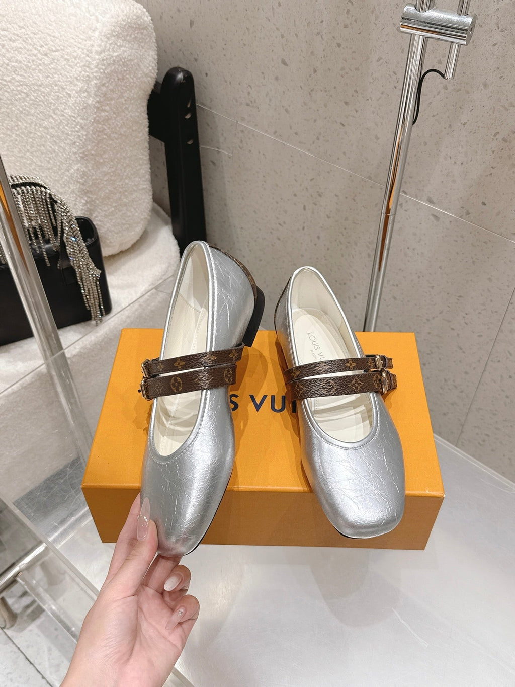 LV 26S MARY JANE FLATS IN SILVER CRINKLED CALFSKIN WITH BROWN MONOGRAM STRAP