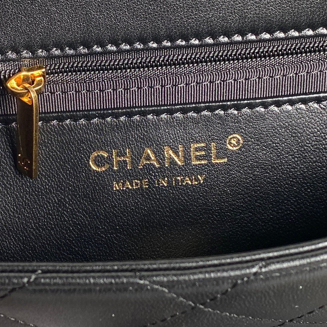 MEDIUM FLAP BAG 26 IN BLACK CALFSKIN GOLD DOUBLE C THICK CHAIN