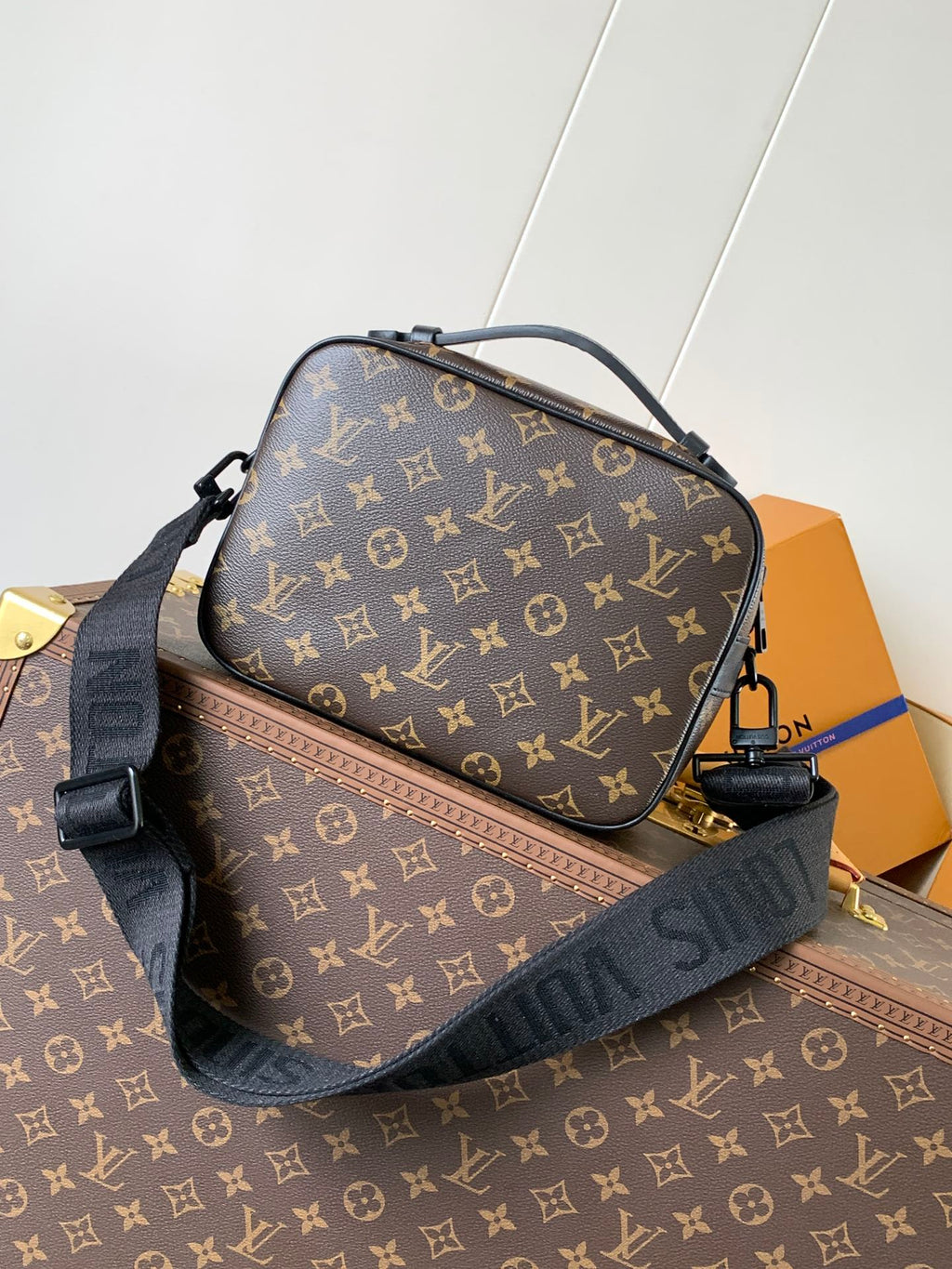 LV 26S S LOCK CROSSBODY BAG 22 IN BROWN EMBOSSED TAURILLON LEATHER