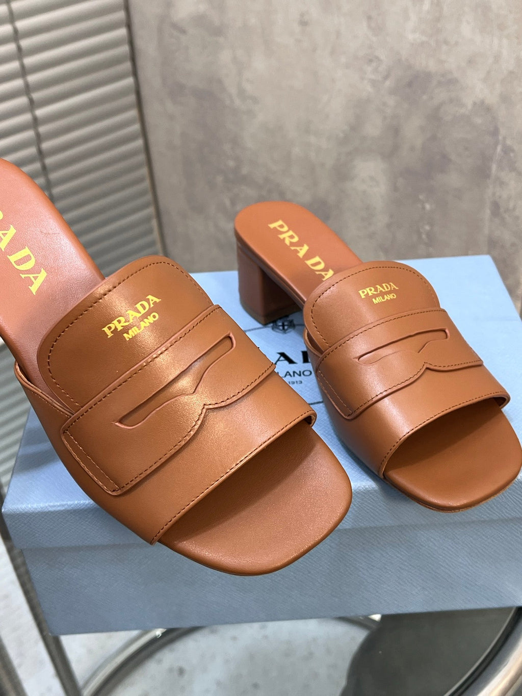 PRADA 26S BLOCK HEEL SLIDE SANDALS 60MM IN CARAMEL BROWN CALFSKIN WITH LOGO