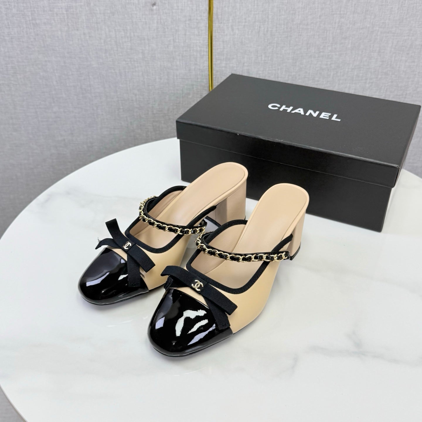 CHANEL 26S HIGH HEEL MULES 45 MM IN BEIGE AND BLACK LAMBSKIN