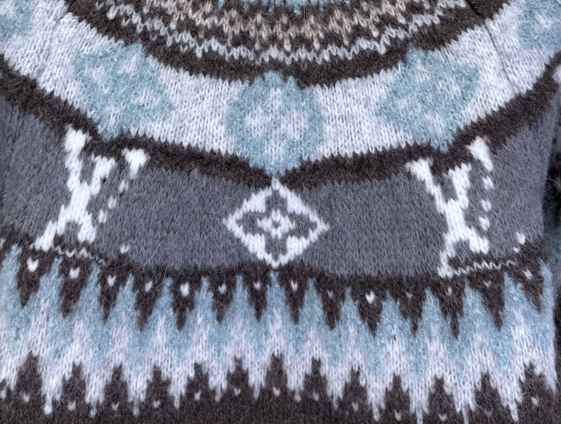 LV 25S SWEATER 0054