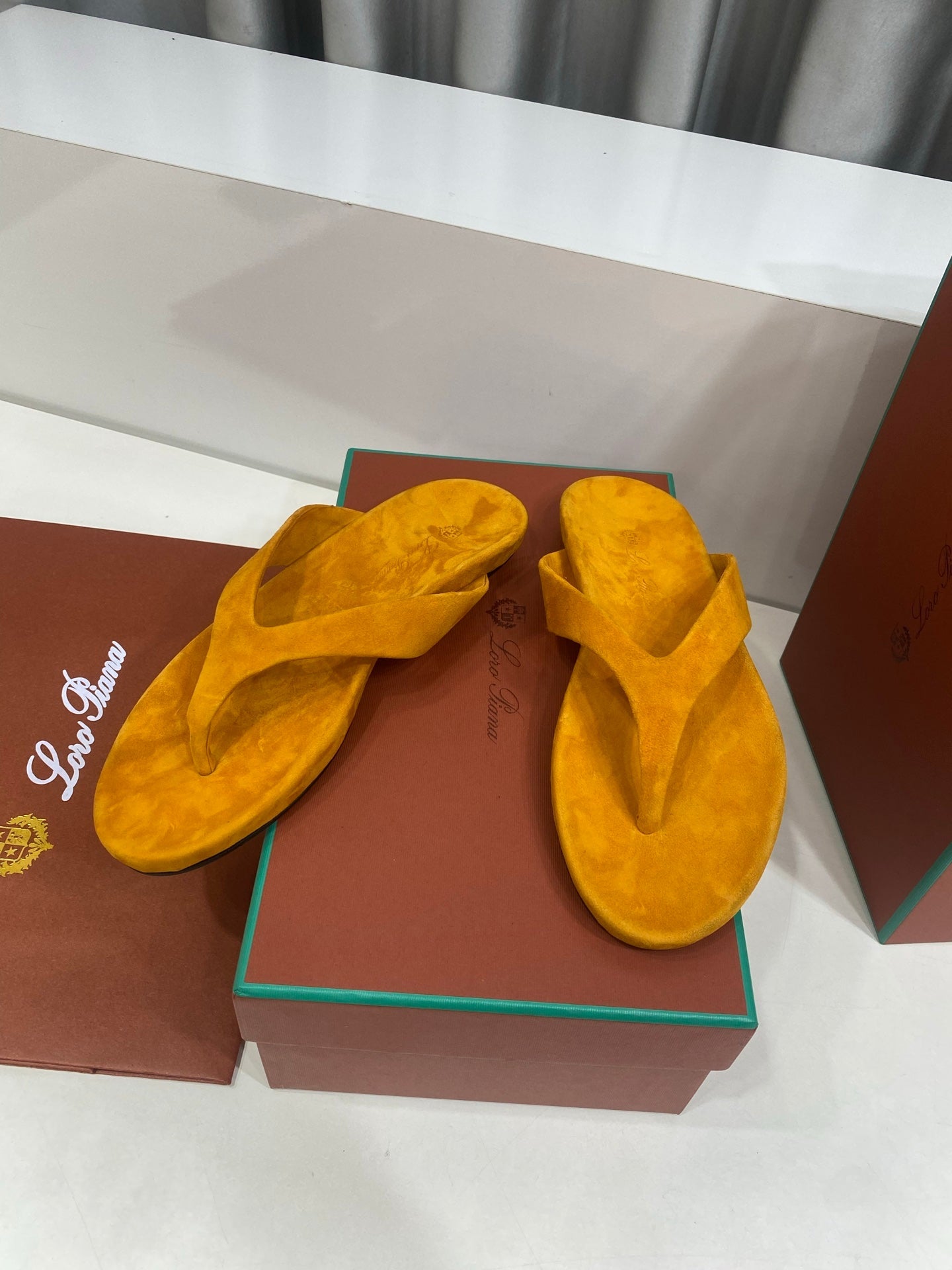 LP 26S THONG SANDALS IN MUSTARD YELLOW SUEDE