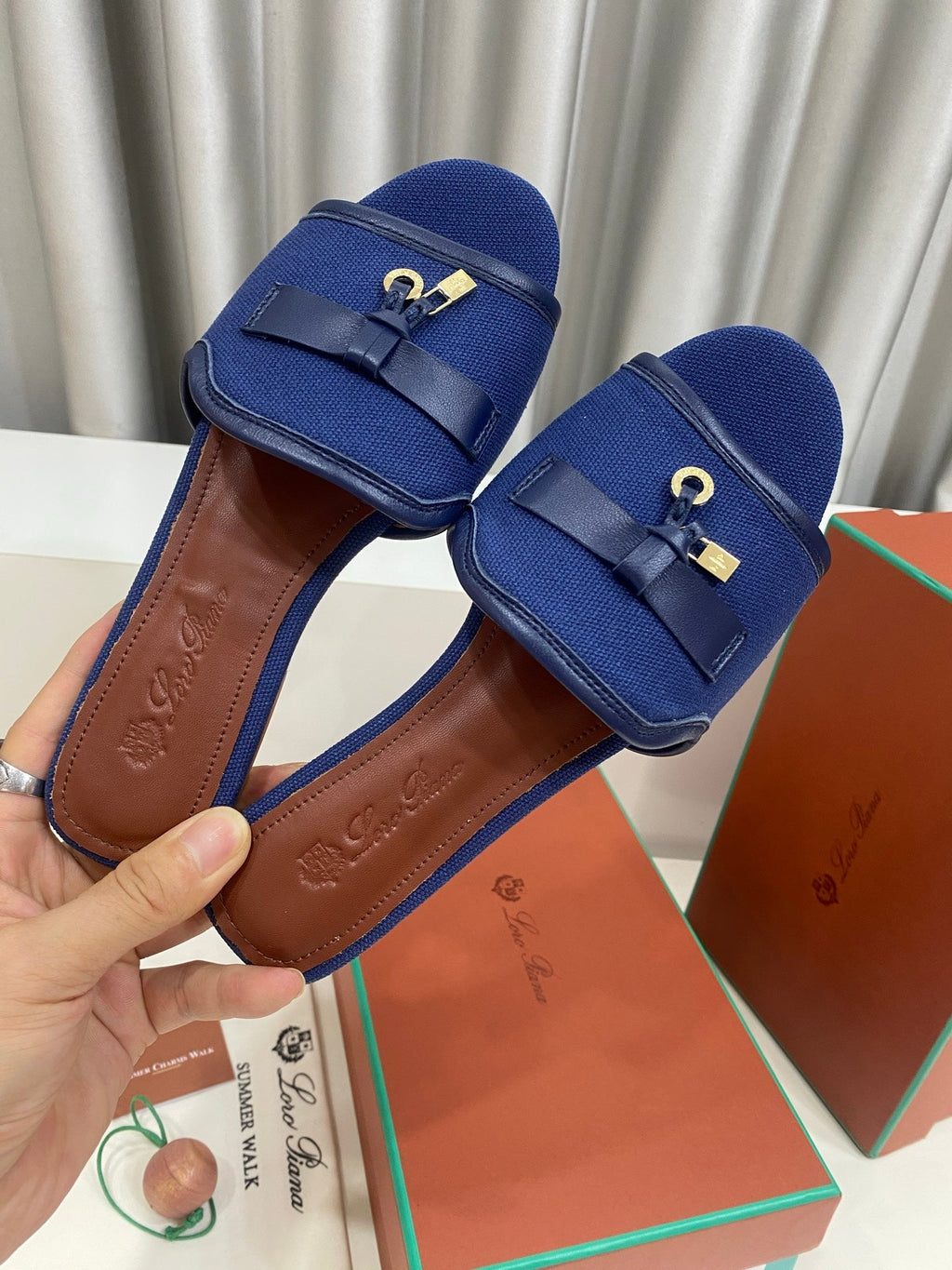 LP 26S SLIDES IN NAVY BLUE CANVAS AND CALFSKIN