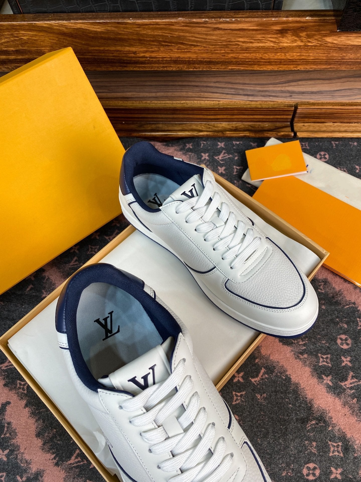 LV RIVOLI FAT SNEAKER WHITE BLUE