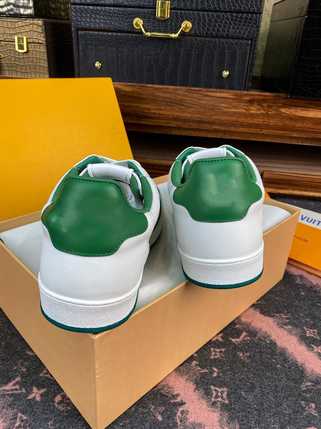 LV RIVOLI FAT SNEAKER WHITE GREEN