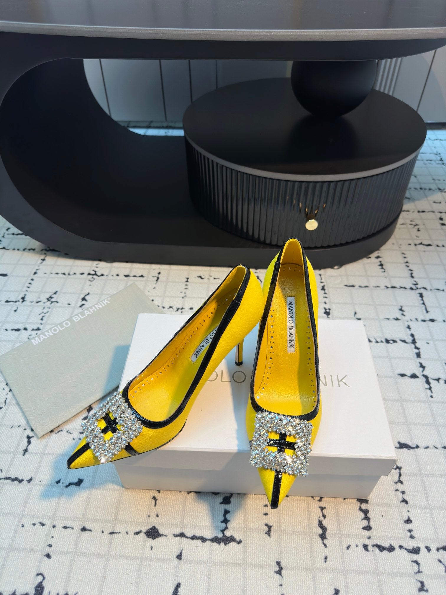 HANGISI 100 MM IN BRIGHT YELLOW SUEDE