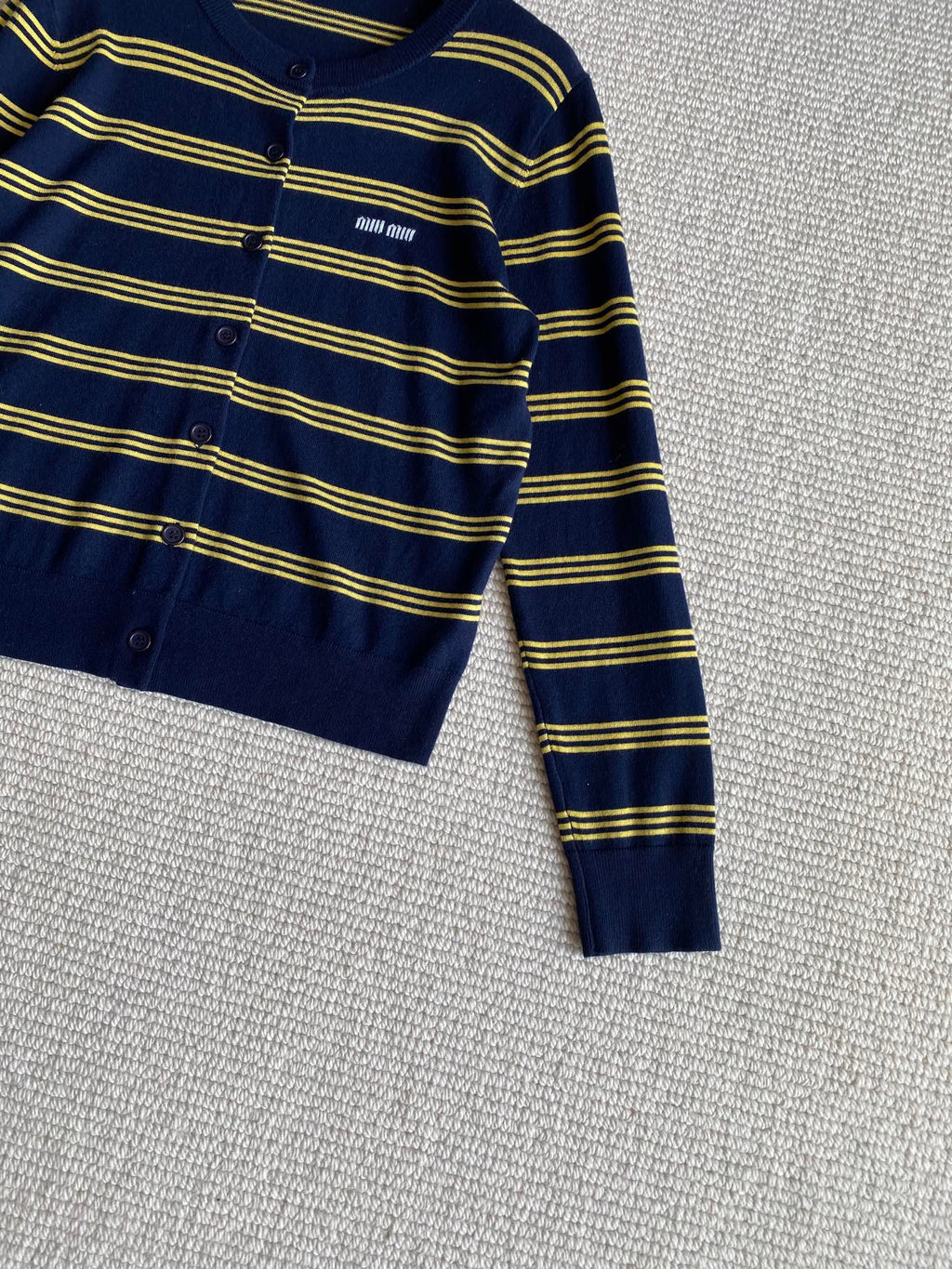 MIUMIU CARDIGAN STYLE 129