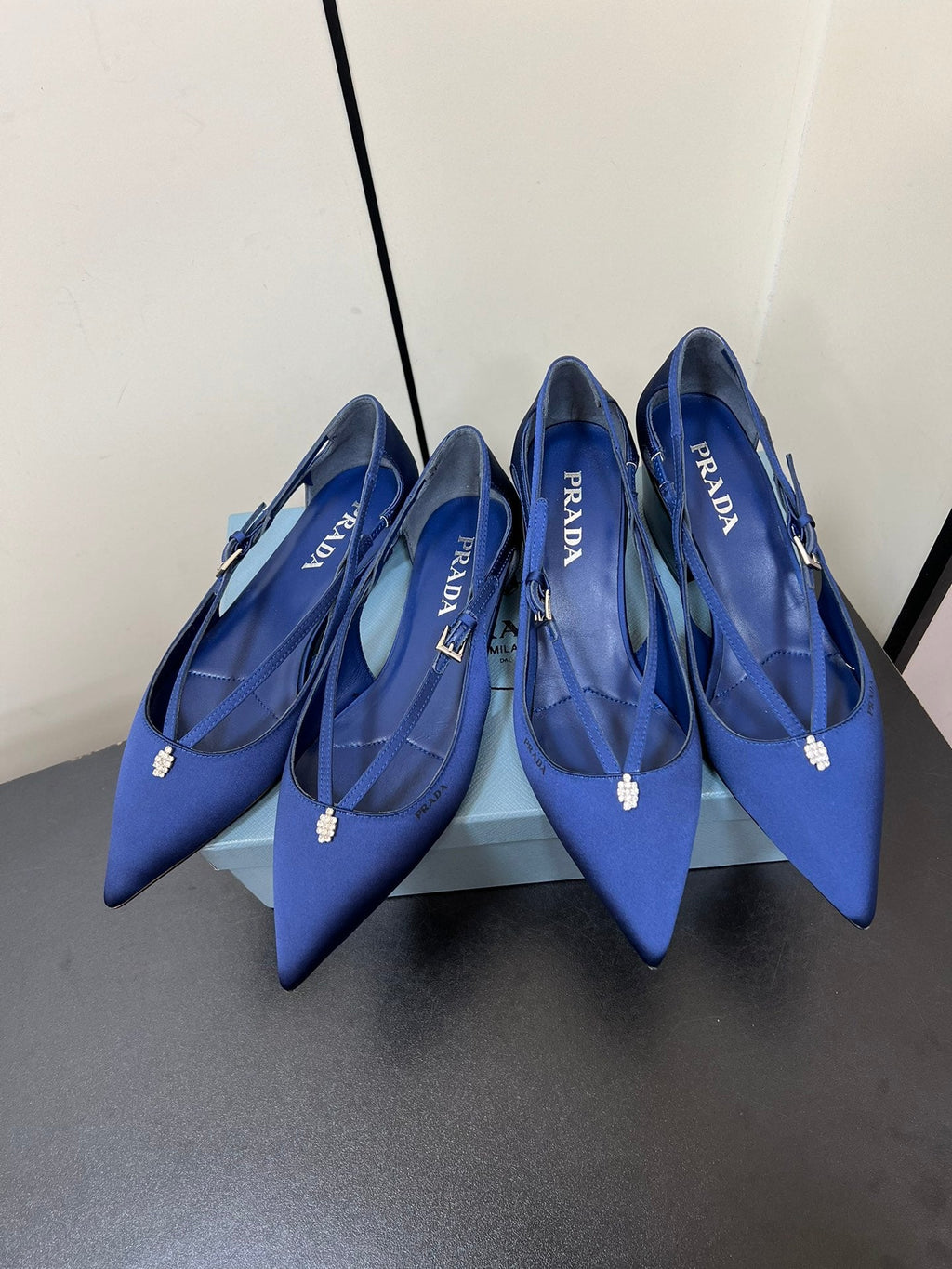 CUT-OUT PUMPS WITH BEAD BUCKLE IN NAVY BLUE SATIN