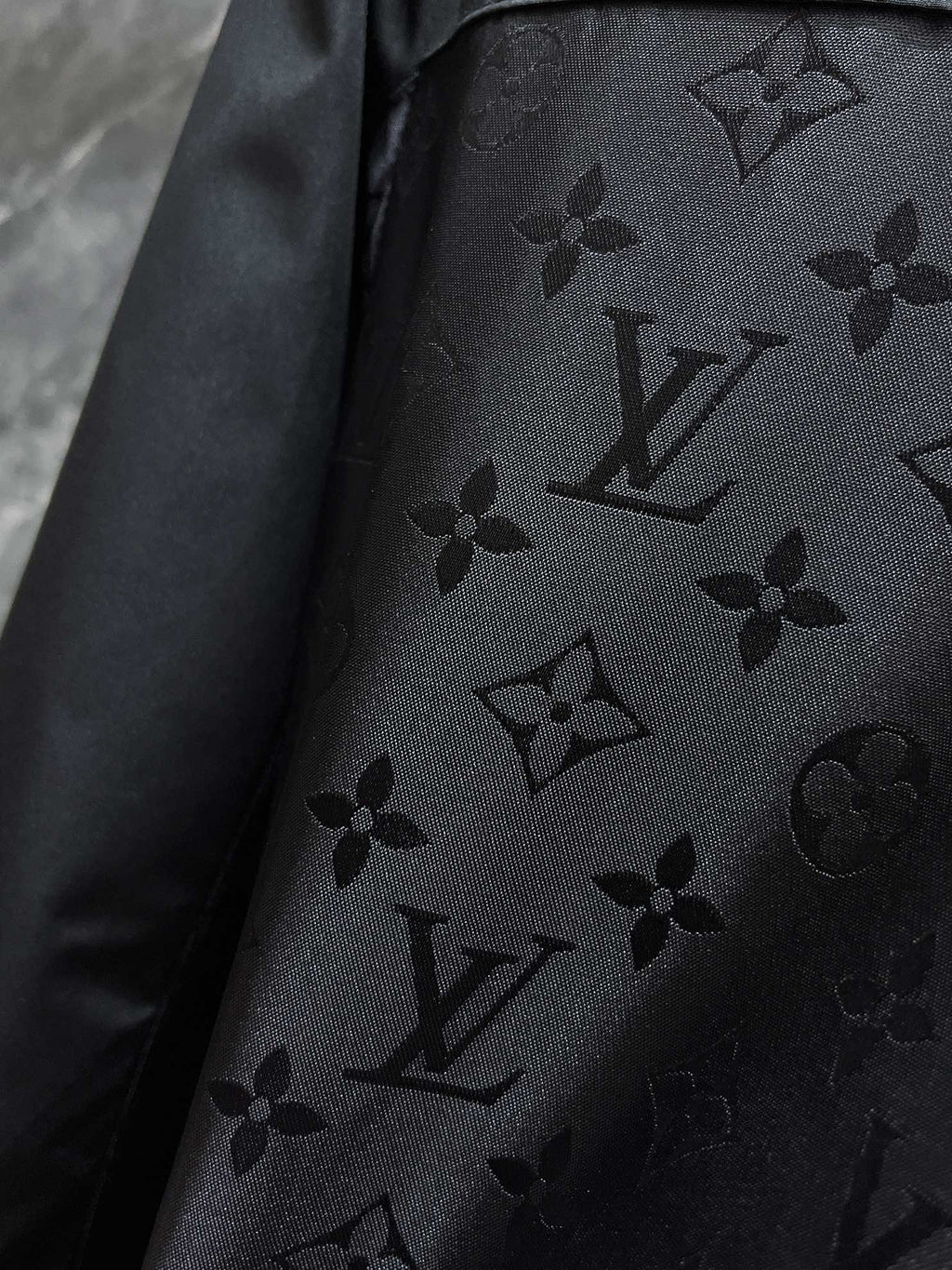 LV BLACK MONOGRAM JACKET 239560