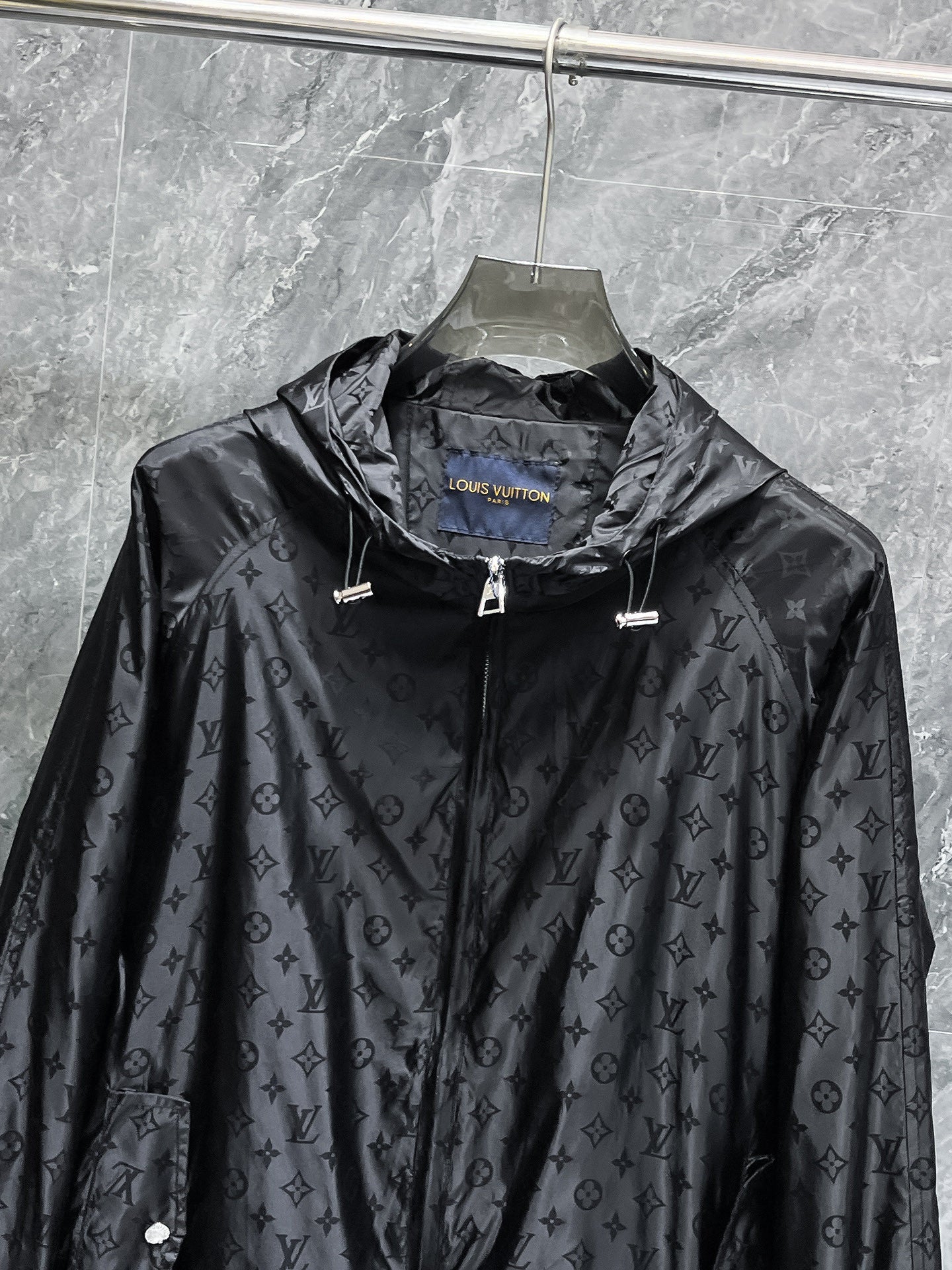LV BLACK JACKET 239568