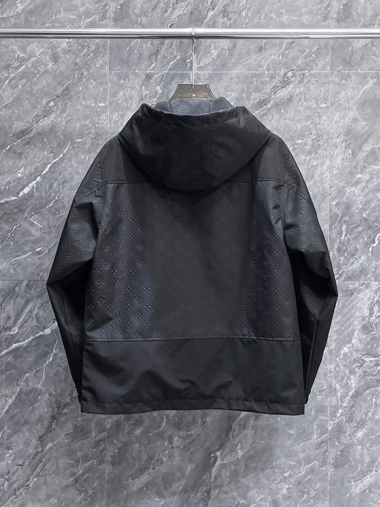 LV BLACK JACKET 239570