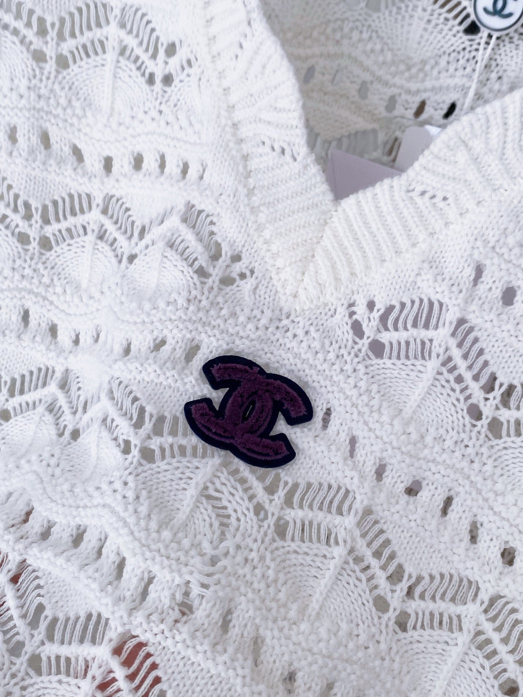 CHANEL 26S V-NECK KNITTED VEST 861