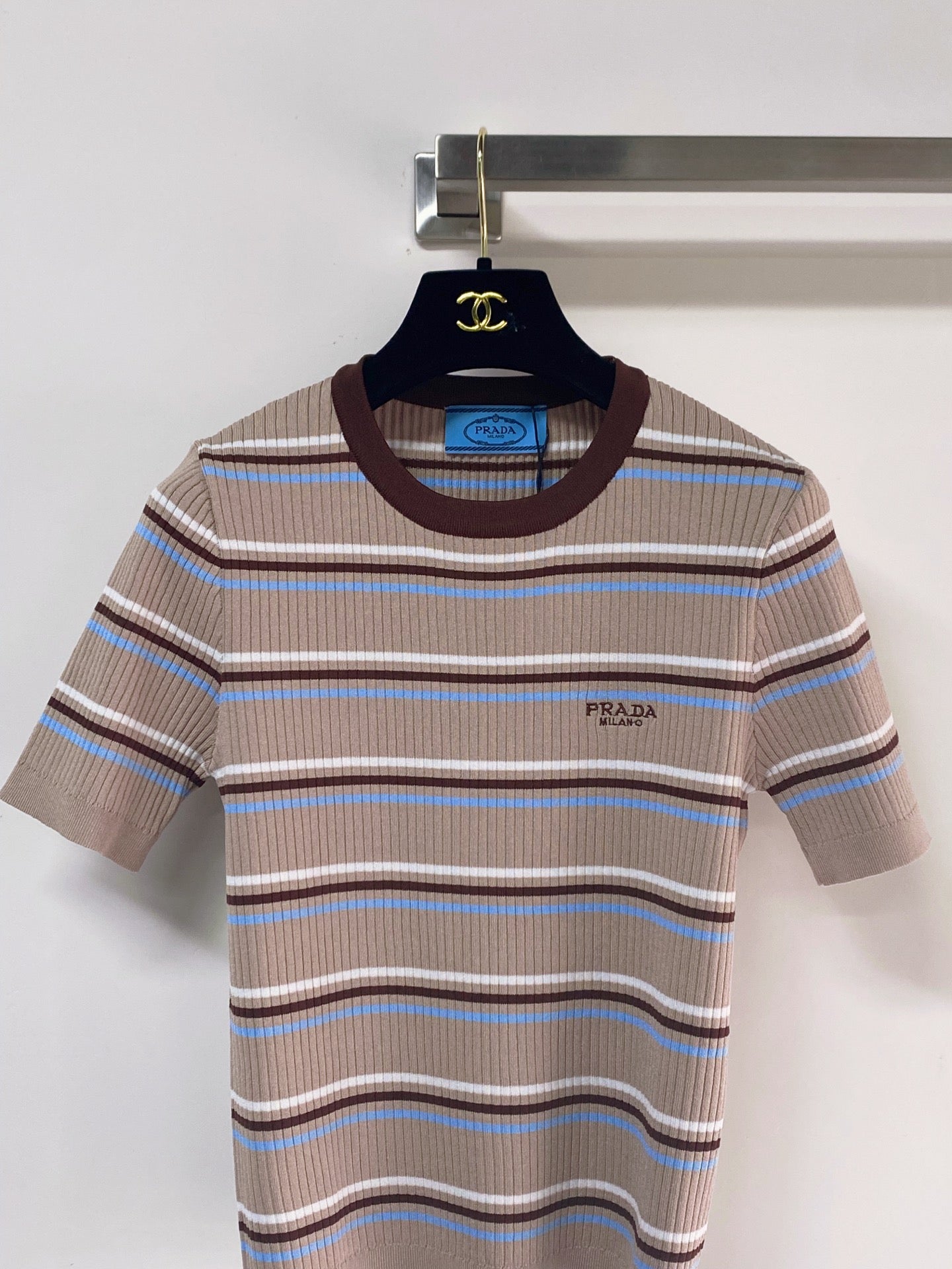 PRADA 26S SHORT-SLEEVED SWEATER STYLE 895