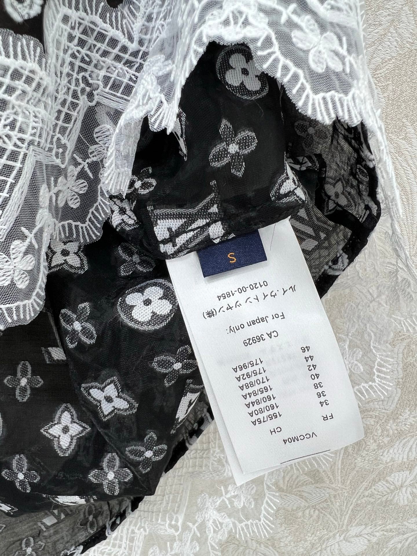 LV SLEEVELESS TOP WITH SCALLOPED LACE HEM 263195