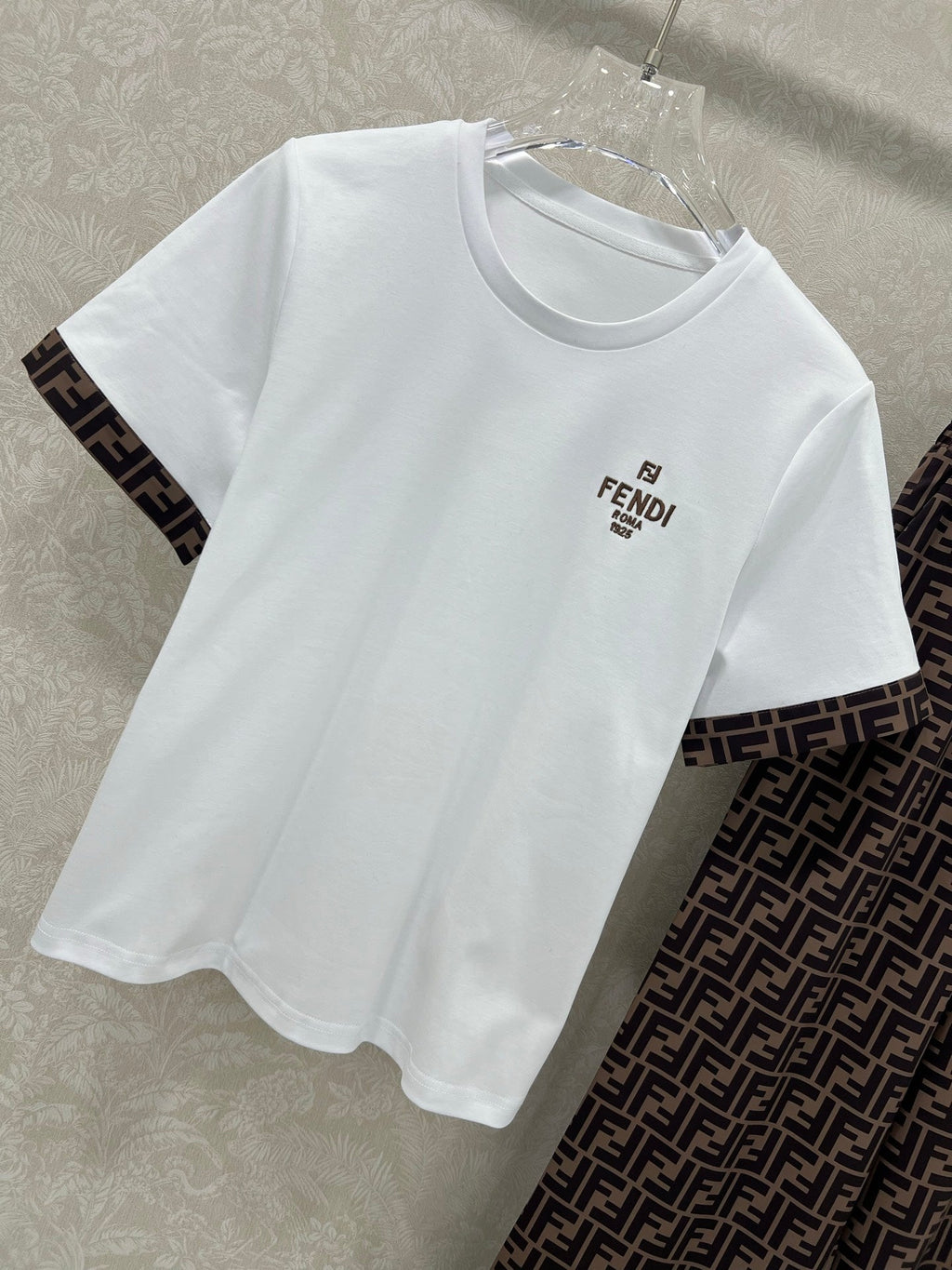 FENDI SHORT-SLEEVE T‑SHIRT AND LONG PANTS SET 275185