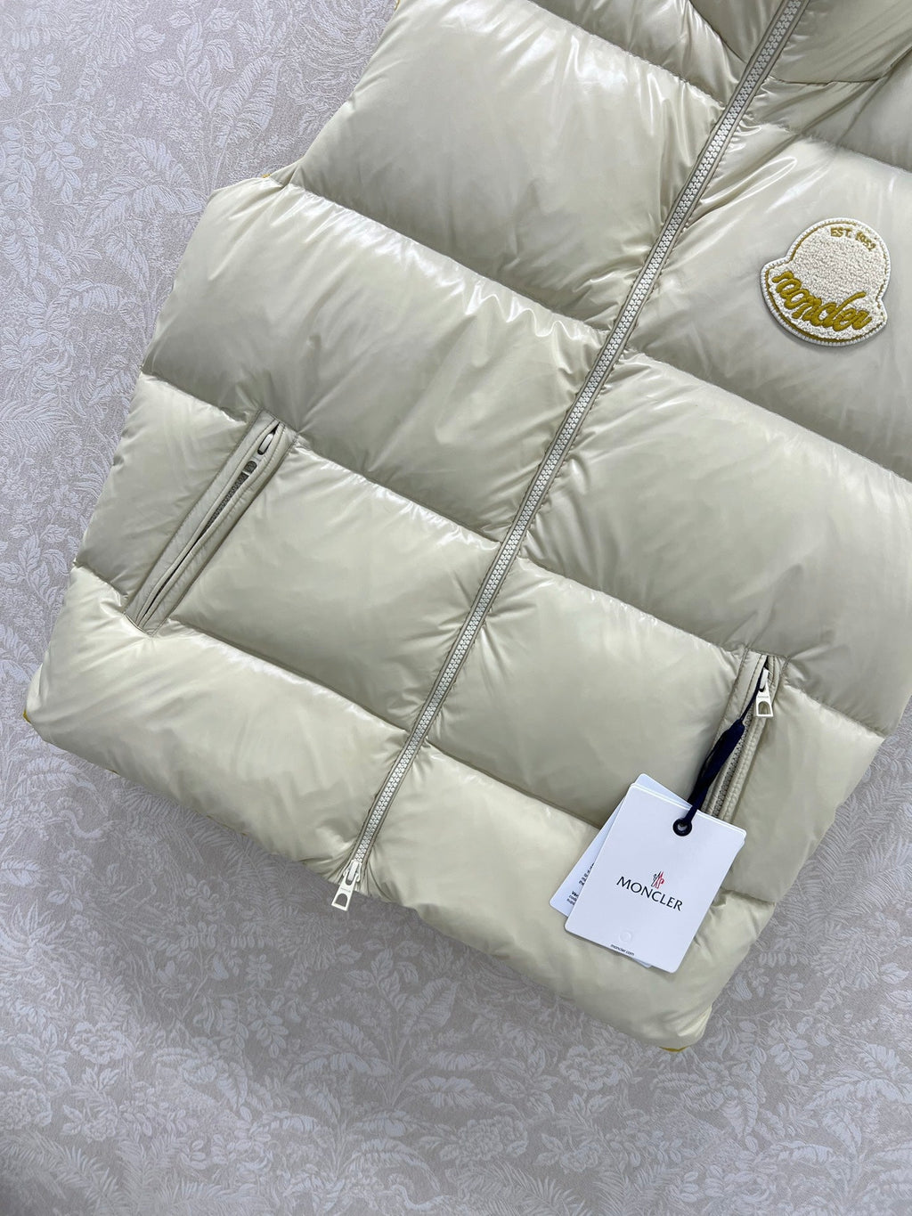 MONCLER 25S DOWN VEST 299326