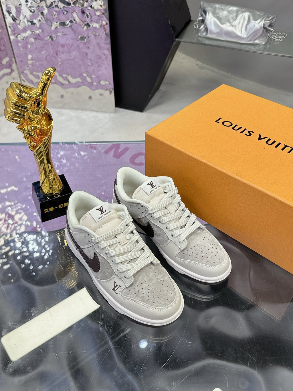 LV 26S DUNK LOW SNEAKERS IN LIGHT GREY BROWN CALFSKIN AND SUEDE