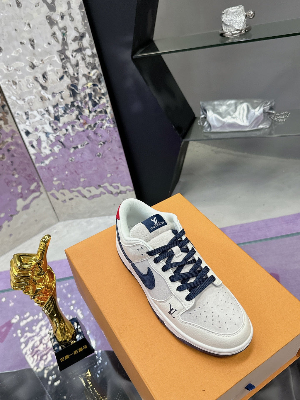 LV 26S DUNK LOW SNEAKERS IN WHITE NAVY CALFSKIN AND SUEDE