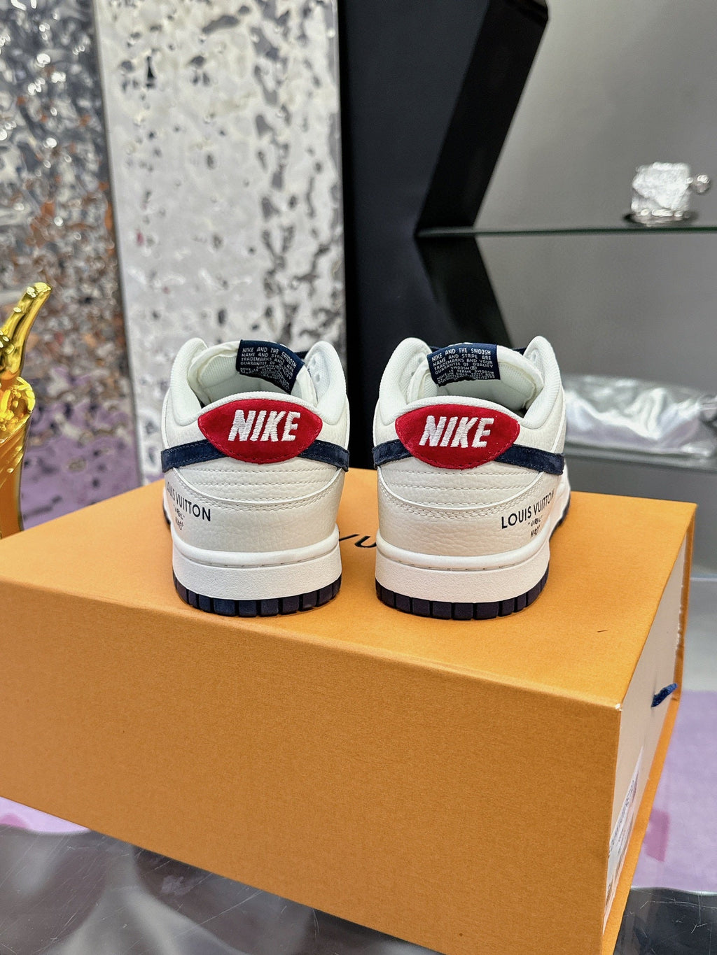 LV 26S DUNK LOW SNEAKERS IN WHITE NAVY CALFSKIN AND SUEDE