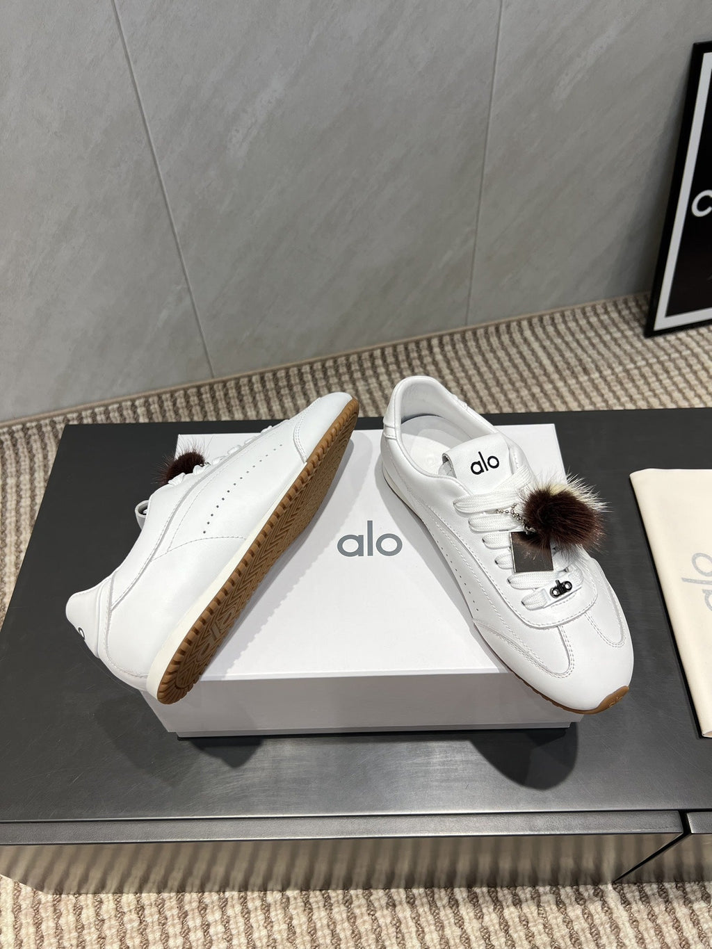 ALO 25S SUNSET SNEAKER IN WHITE LAMBSKIN WITH PUFF CHARM