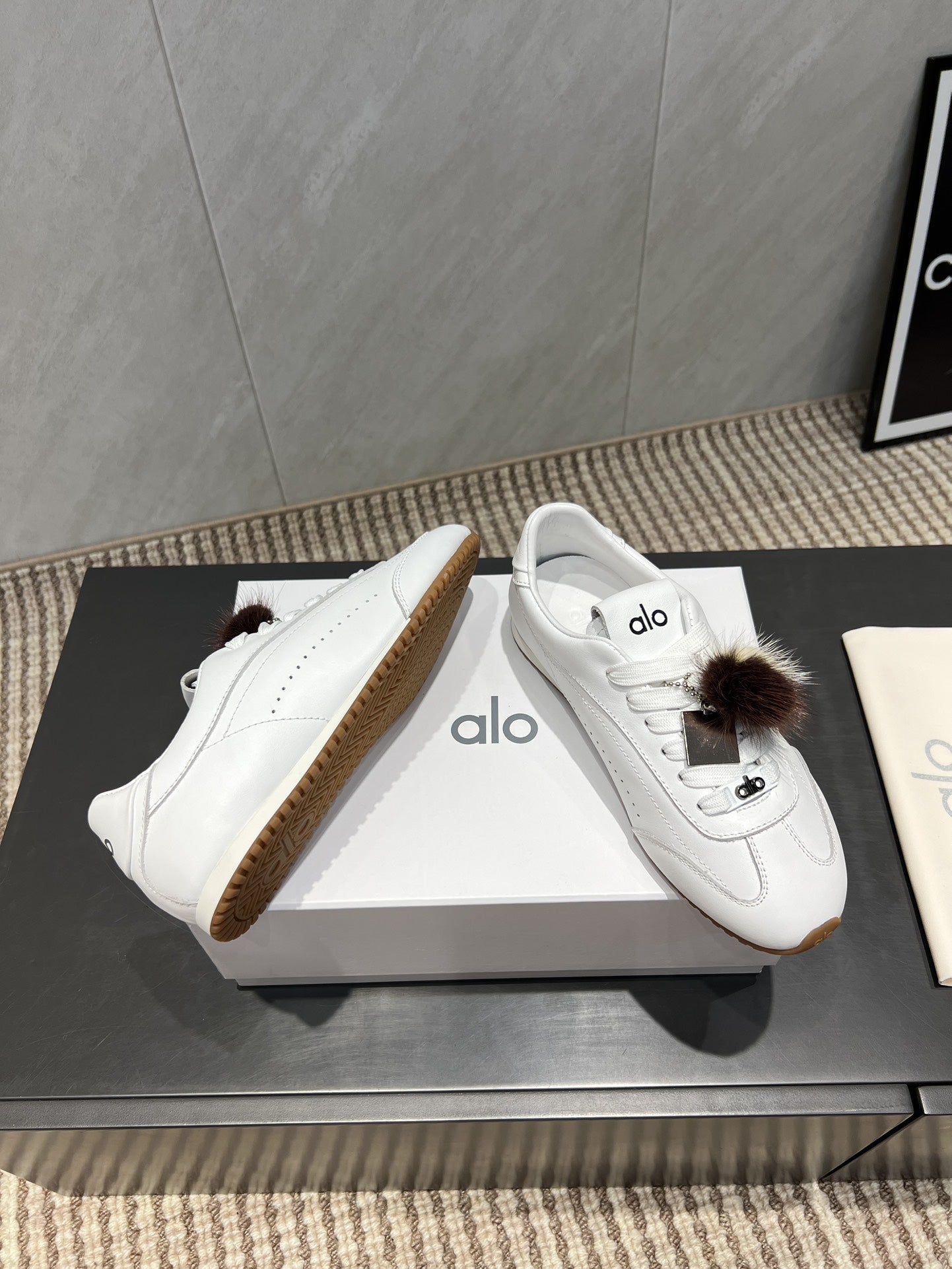 ALO 25S SUNSET SNEAKER IN WHITE LAMBSKIN WITH PUFF CHARM