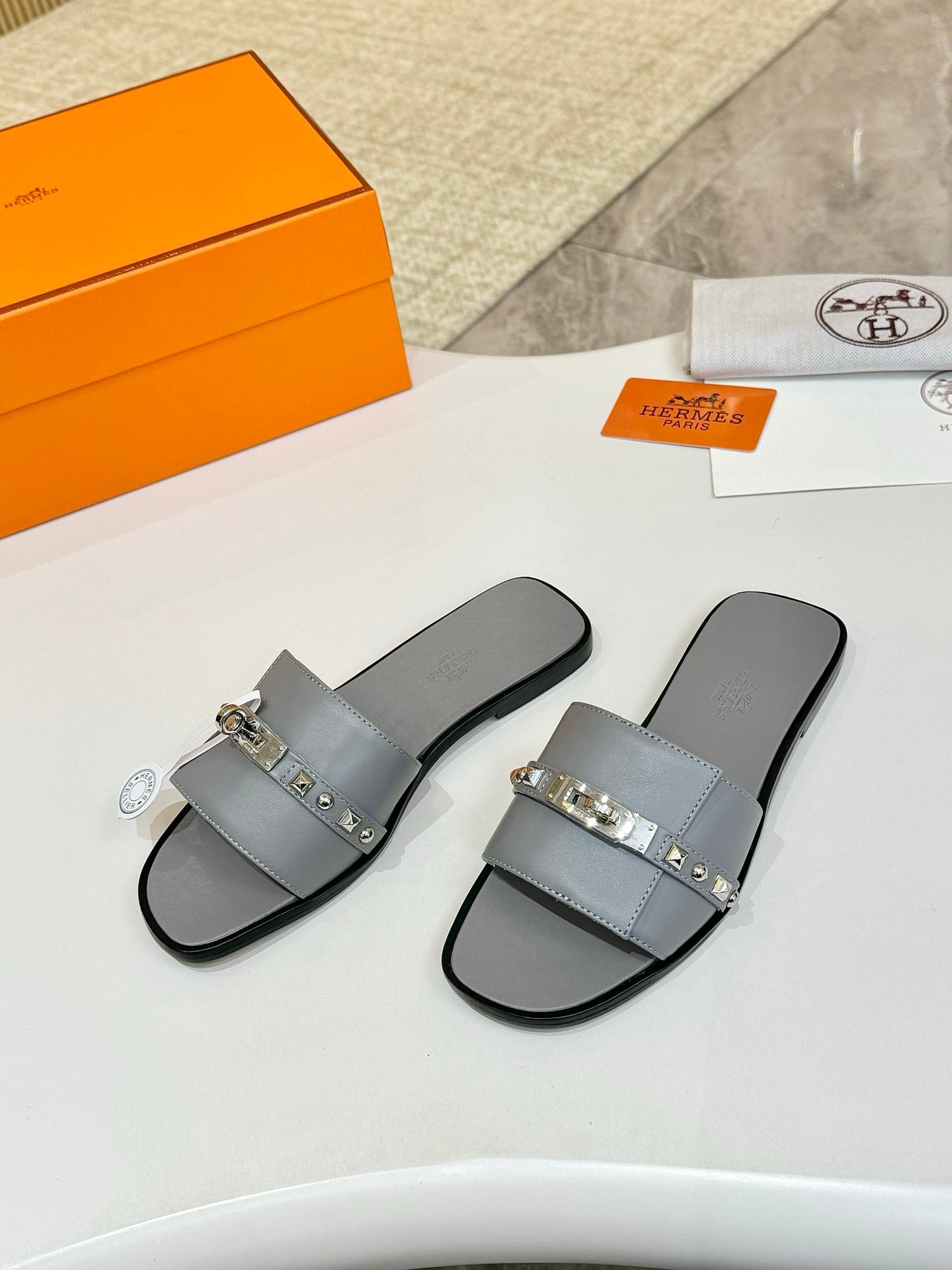 HM 26S GIULIA SANDAL IN GREY CALFSKIN SILVER HARDWARE