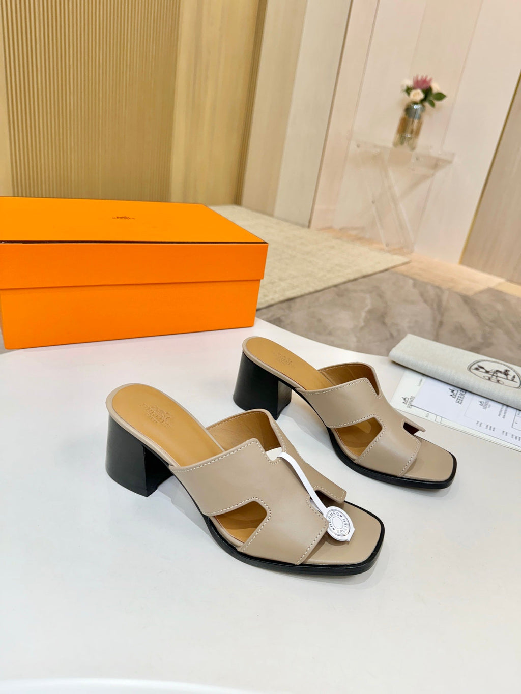 HM 26S HELIA SANDAL 70MM IN BEIGE CALFSKIN
