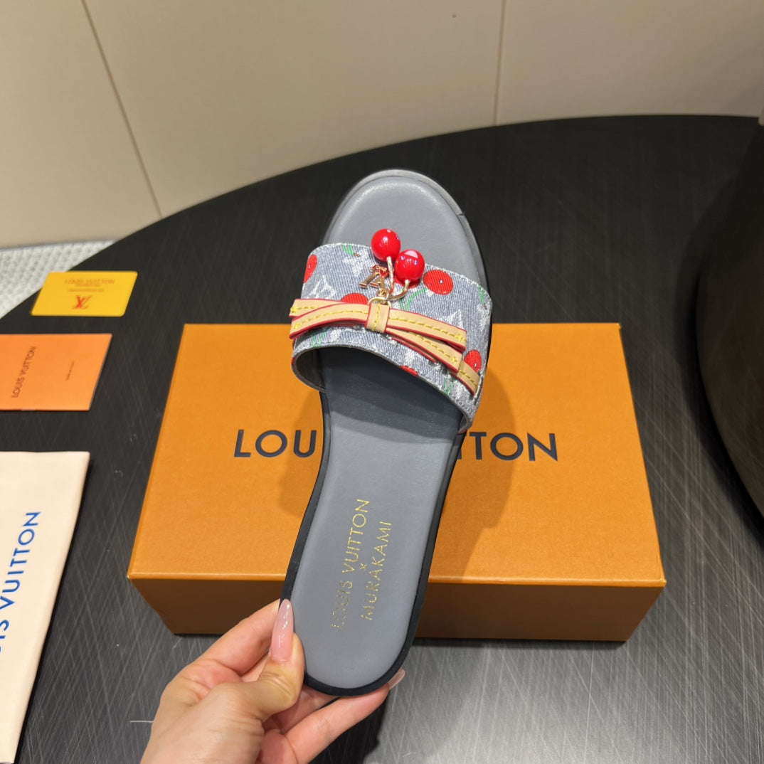 LV SLIDE SANDALS 25S IN GREY DENIM AND CALFSKIN WITH CHERRY BLOSSOM BUCKLE