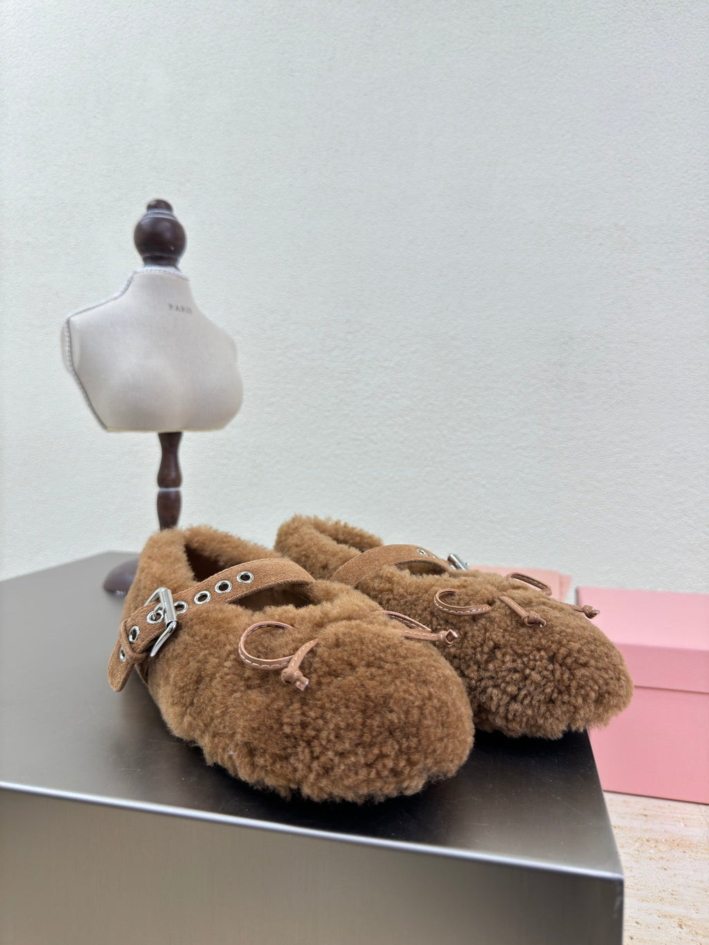 SHEARLING BALLET FLAT BROWN WITH SUEDE STRAP