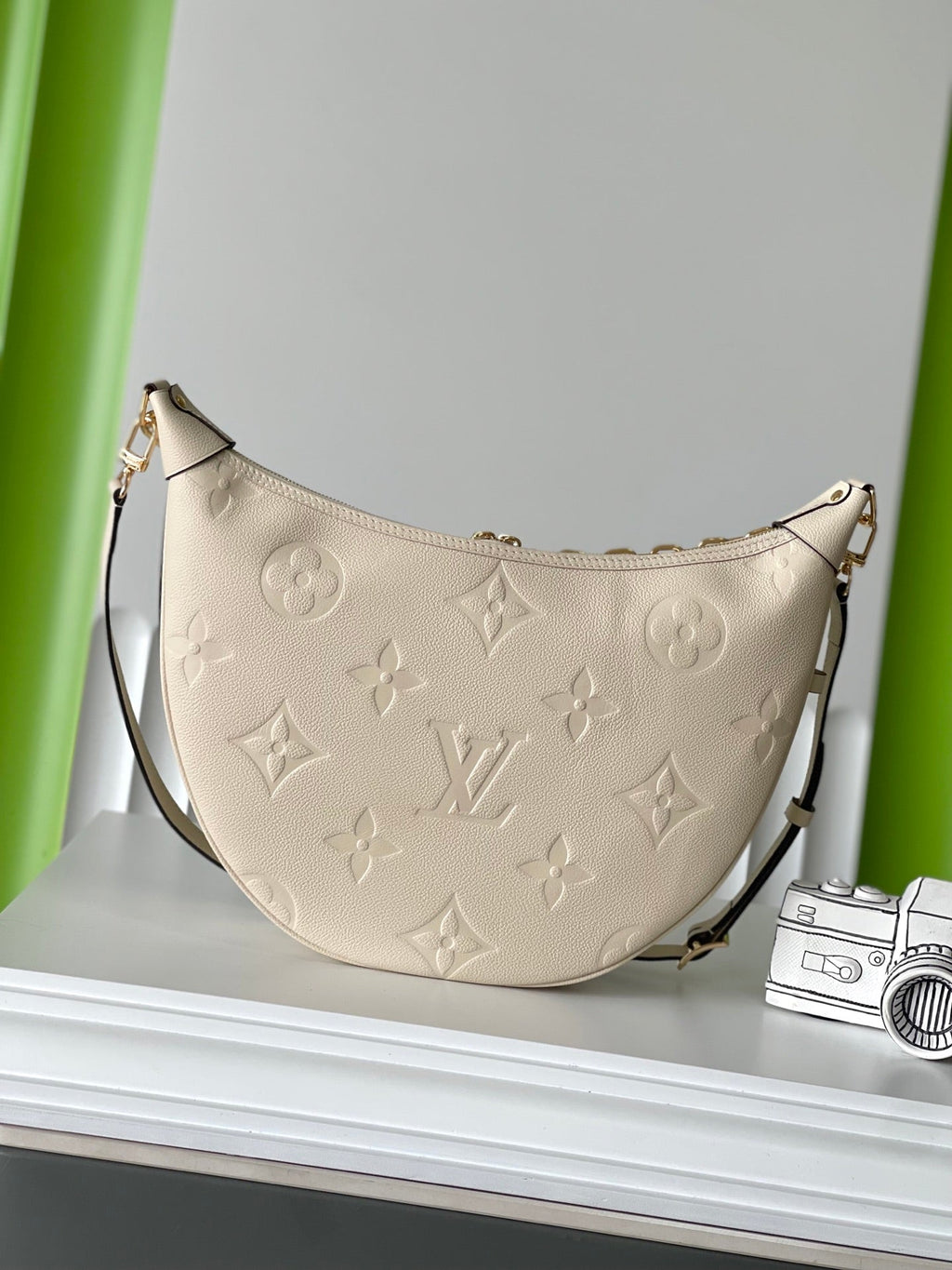 LOOP HOBO 38 CREMEMONOGRAM EMPREINTE LEATHER GOLD HARDWARE